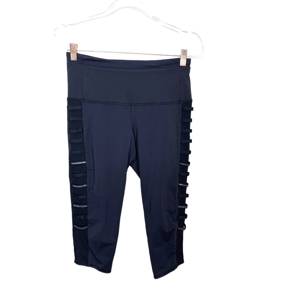 Lululemon Size 8 Breezy Crop Capri Leggings Black